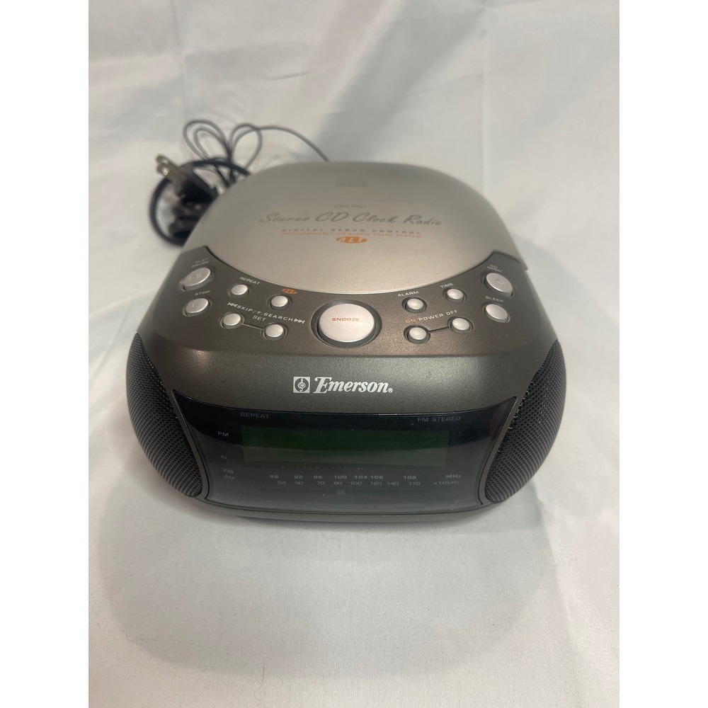 Emerson CKD‎ 2221 Stereo CD Clock Radio AM/FM Digital Alarm Silver Charcoal Gray